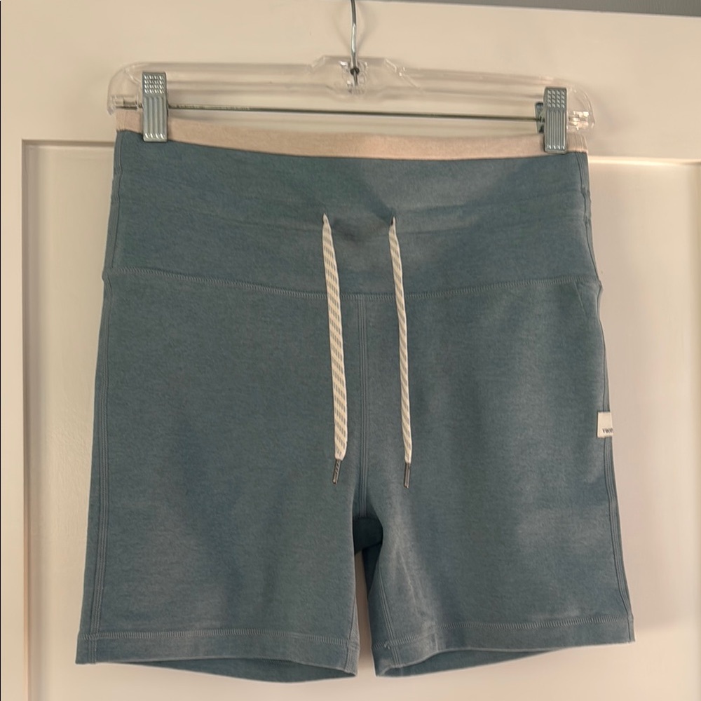 NWOT Vuori Biker Shorts